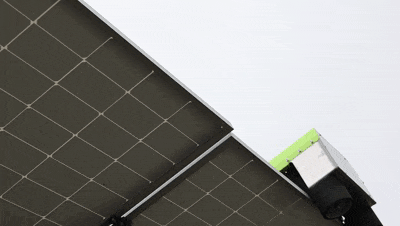 光伏发电效率飙升20% NG娱乐环境光伏清洁机器人震撼上市